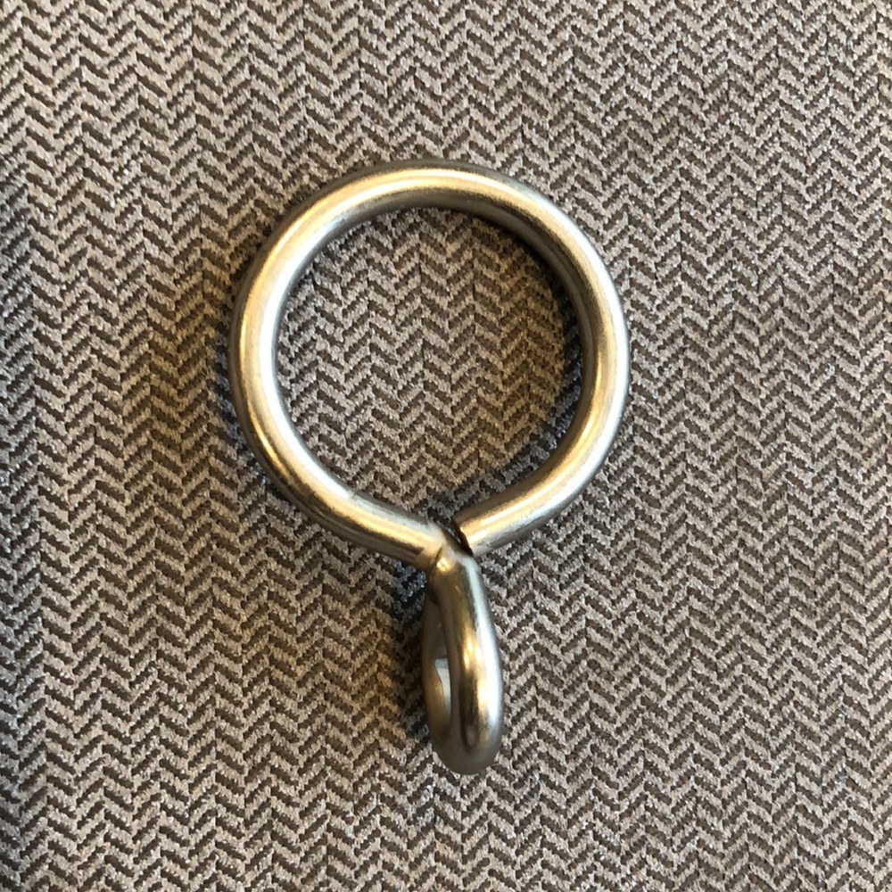 Curtain rings 1”